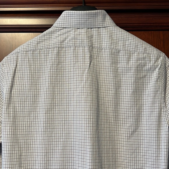 Like New Calvin Klein Light Plaid look Slim-Fit Performance Non-Iron Dress Shirt - Picture 2 of 9